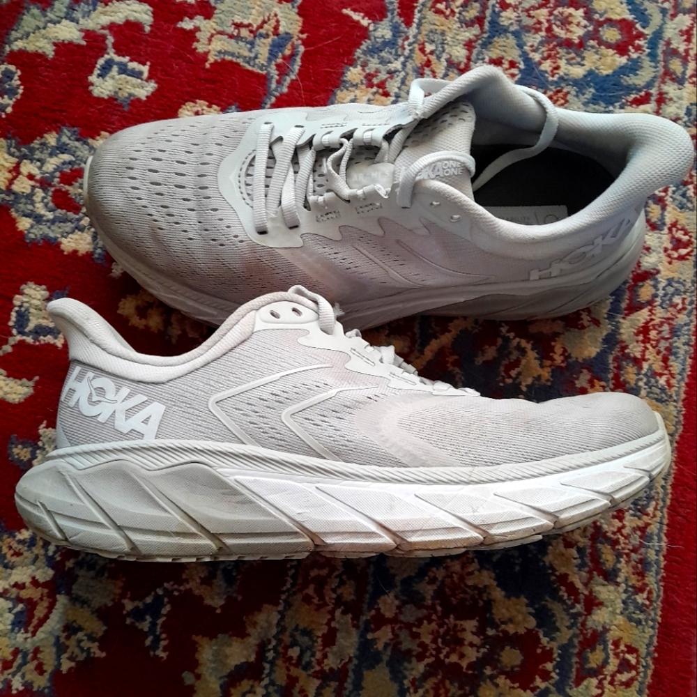 Gently Used Hoka One One Arahi 5 Womens 7.5